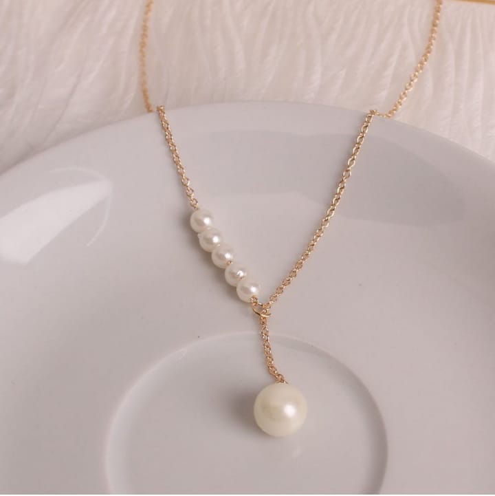 Golden / Silver Stylish Clavicle Pendent For Girls - Silver