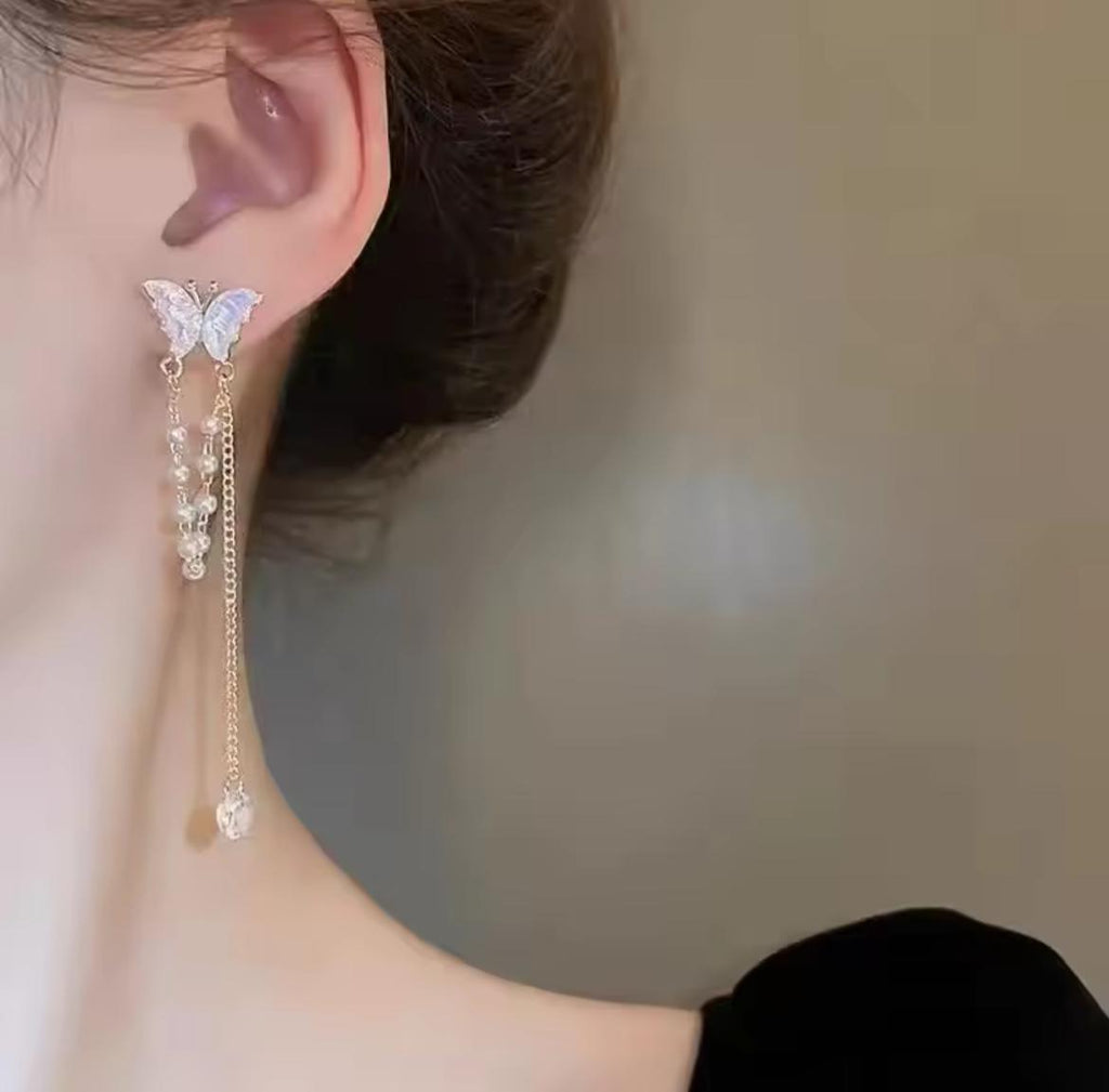 S925 Elegant Butterfly with Pearl Tassels Drop Earrings – Delicate, Feminine & Stylish Fashion Jewelry for Women & Girls golden(pair)